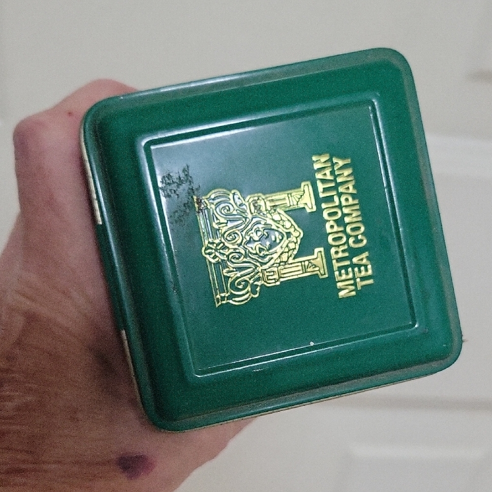 Maple Tea Tin - Picture 3 of 5